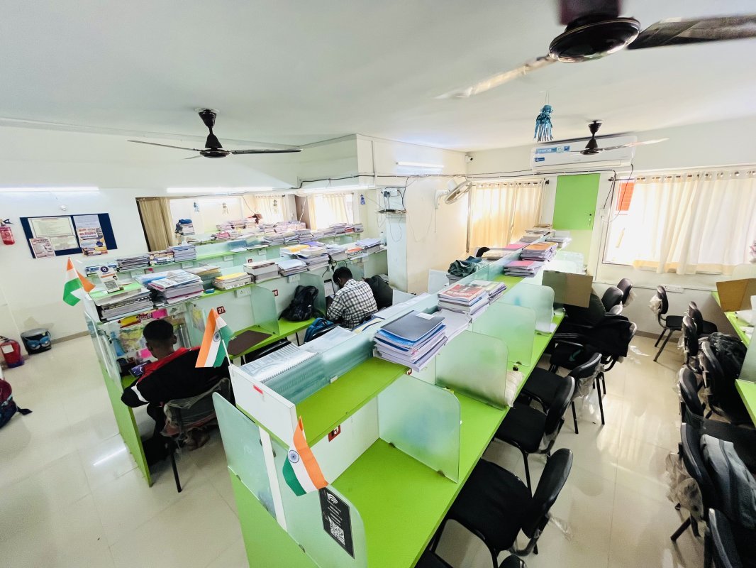 Omkareshwar Abhyasika (study room)